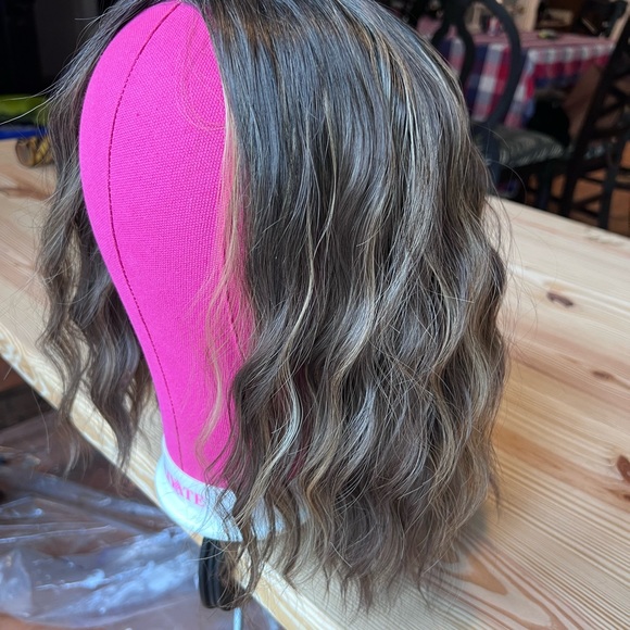 Brown wavy wig - Picture 4 of 9